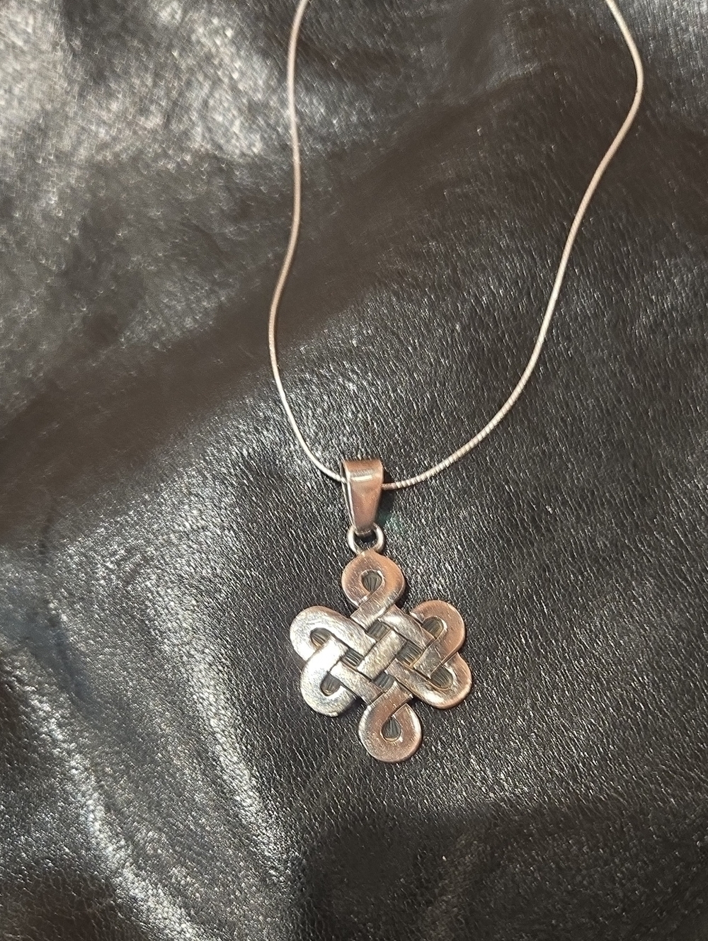 925 Sterling Silver Celtic Knot Pendant On 18" Sterling Silver Chain